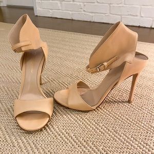 Gianvito Rossi Nude Heels